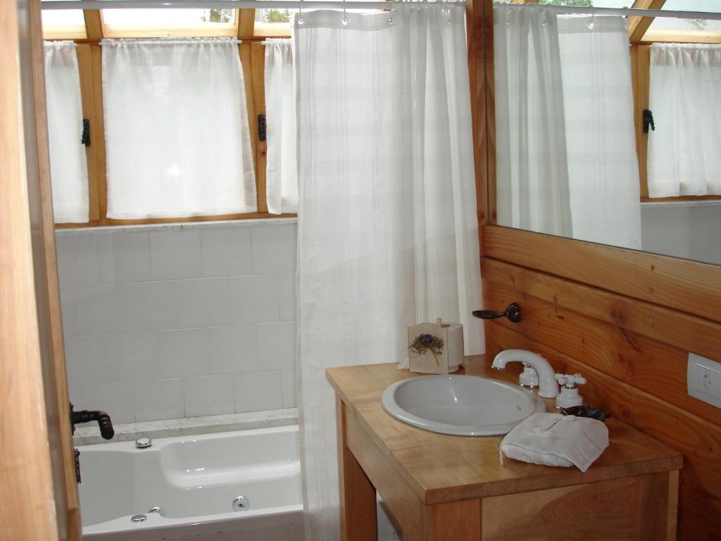 Hosteria El Establo Вілья-Ла-Ангостура Номер фото